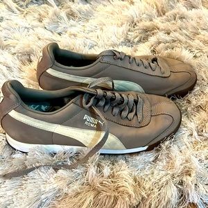 Puma rare vintage sneakers laces gray white stripe